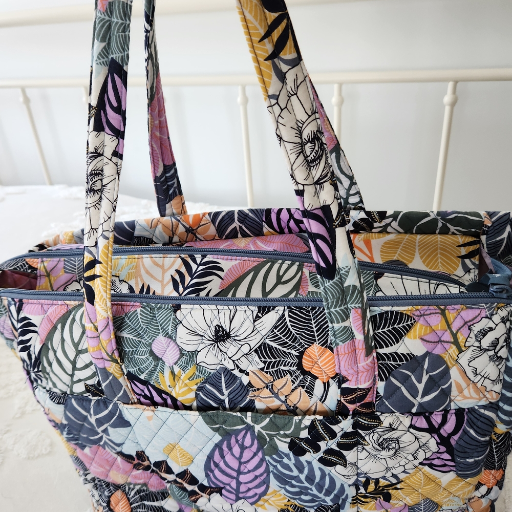 VERA BRADLEY Expandable Palm Floral Patterned Tote and Matching Pouch Set - Picture 6 of 12